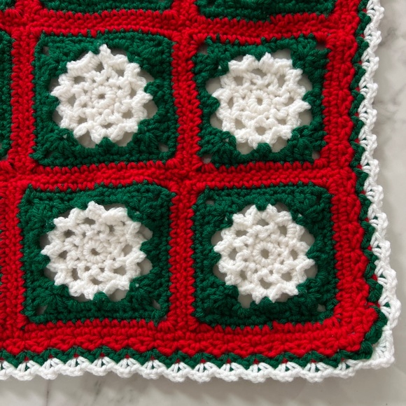 Beautiful Handmade Afghan - Picture 4 of 5